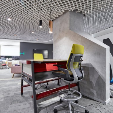 [华可可设计]以人为本理念下的办公室，通过工作习惯和行为，成为塑造个性的地方-#办公空间#办公设计#24591.jpg
