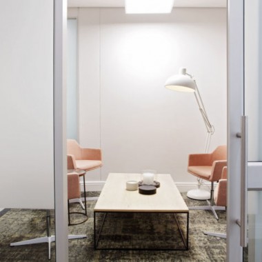 华可可设计｜Seriti的简约时尚现代化办公室设计-#现代#办公室#办公空间#23985.jpg