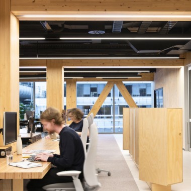 华可可设计丨融入到历史建筑物中的现代化办公室-#现代#办公空间#993.jpg