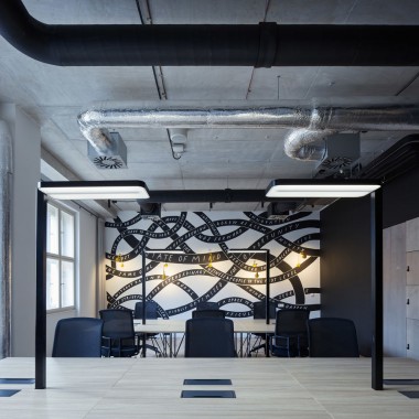 HubHub共享办公室，布拉格-#室内设计#工业风##500.jpg