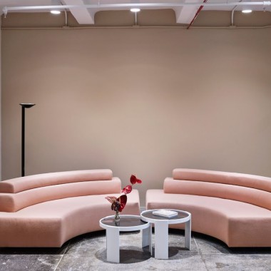 办公室也能软妹风，美容品牌 Glossier 纽约办公室  Rafael de Cárdenas-#室内设计#现代#办公#25926.jpg