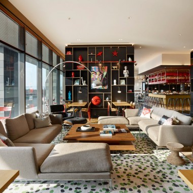 多彩风格与艺术品唤醒空间活力，上海citizenM酒店 -#酒店#色彩#8001.jpg