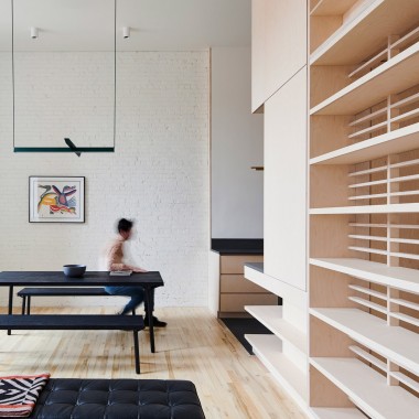 布鲁克林的一套两居室公寓，配备了海桦木存储系统-#住宅#收纳#储物空间#1663.jpg