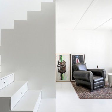 圣保罗60㎡公寓，利用错层创建最多的存储空间-#公寓#简洁#纯白#2665.jpg