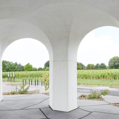 Gijs Van Vaerenbergh设计：拱形空间提供各个方向的环境面7746.jpg