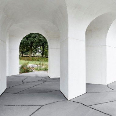 Gijs Van Vaerenbergh设计：拱形空间提供各个方向的环境面7754.jpg