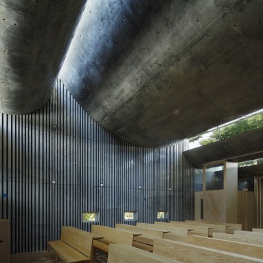 光线不断变幻的教堂   Takeshi Hosaka12309.jpg