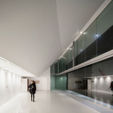 西班牙卢塞纳市政礼堂  MX_SI architectural studio11101.jpg