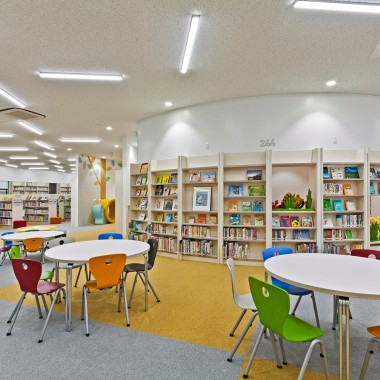 安城市图书馆，日本  三上建筑事务所521.jpg