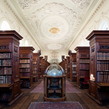 牛津大学皇后学院图书馆  MICA2482.jpg