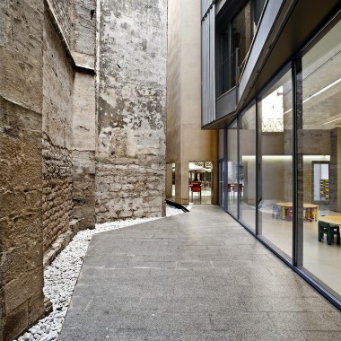 玩具图书馆与办公室，巴塞罗那  taller 9s arquitectes1325.jpg