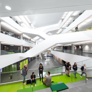 麦克文大学文化中心，设计‘鸟巢’垂直中庭空间  Revery Architecture3704.jpg