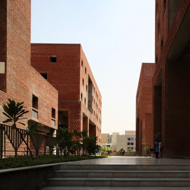 印度管理综合研究所学生宿舍，“有眼”红砖营造微街区空间  Morphogenesis 3456.jpg