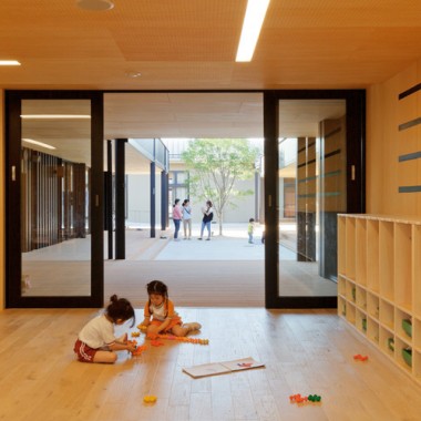 用集装箱建成的日本OA幼儿园   HIBINOSEKKEI  + Youji no Shiro9479.jpg