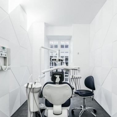 波尔图几何元素牙科诊所  Ren Pepe Arquitetos10361.jpg