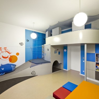 德国儿童精神疾病医院的装饰13698.jpg