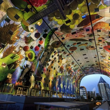 [购物中心] A Colorful 36,000 Sq Ft Mural Covers The Ceiling Of This New Market Hall21796.jpg