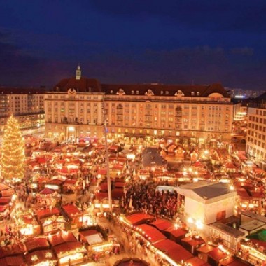 [购物中心] 欧洲圣诞市场的一片喜庆19552.jpg
