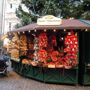 [购物中心] 欧洲圣诞市场的一片喜庆19559.jpg
