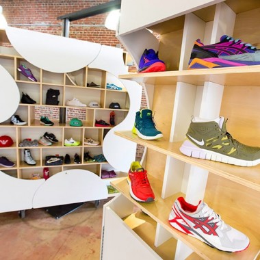 布鲁克林的UP建筑事务所在洛杉矶制作的可调节运动鞋 橱柜13384.jpg