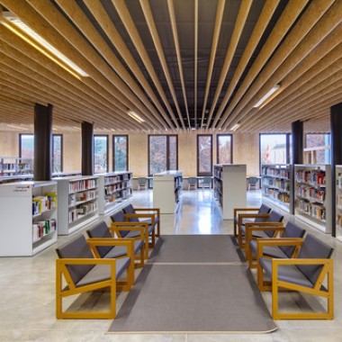 El Roure 社区中心与 La Ginesta 图书馆 Calderon10340.jpg