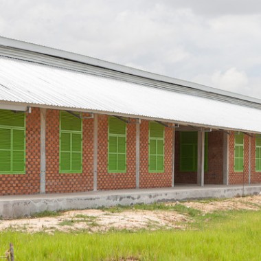 Khyaung 学校：红砖配绿窗，通风又有趣  Building Trust international + Weston Williamson+Partners8776.jpg