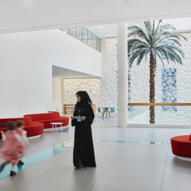 阿联酋充满活力的教育空间，Sheikh Zayed 学校  Rosan Bosch Studio 10320.jpg