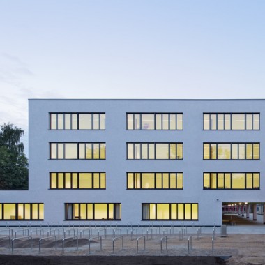贝尔格多夫 地区学校  blauraum Architekten3021.jpg