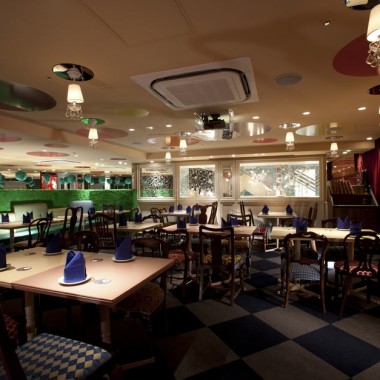 爱丽丝梦游仙境是餐馆在东京21493.jpg