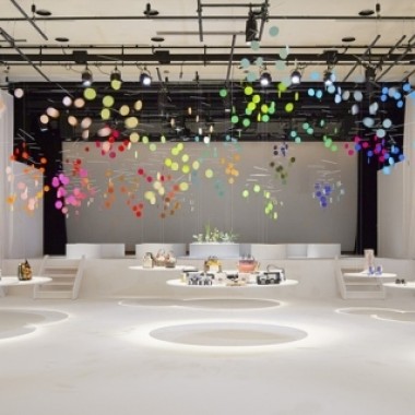 [专卖店] 100 colors no  5 DANCE Installation by Emmanuelle Moureaux for FURLA at Templ16841.jpg