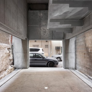 “琥珀”展览空间，聚焦发展中城市状况  Noura Al Sayeh - Leopold Banchini Architects 2992.jpg