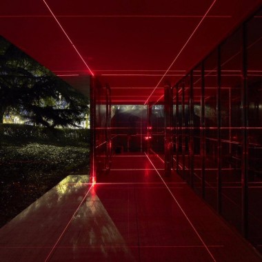 新作 - 光的几何形状：LUFTWERK & IKER GIL设计的激光网格照亮巴塞罗那展馆2335.jpg