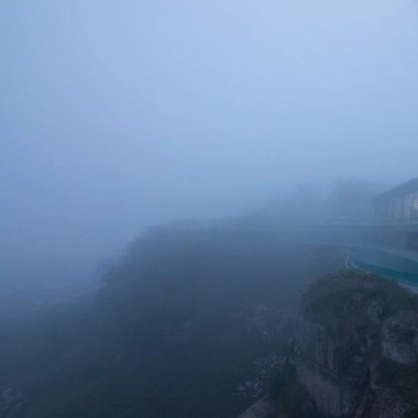 新作：悬崖之颠的隐逸建筑，气势磅礴的艺术中心2649.jpg