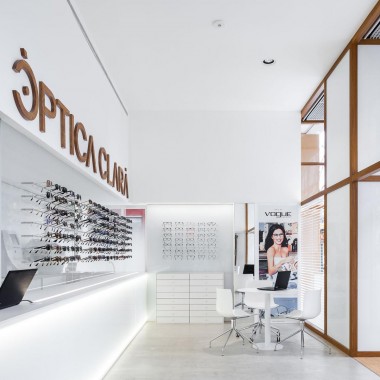 西班牙的眼镜店改造  Arnau Vergés Tejero14365.jpg