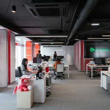Techpump Headquarters：霓虹色彩办公空间3217.jpg