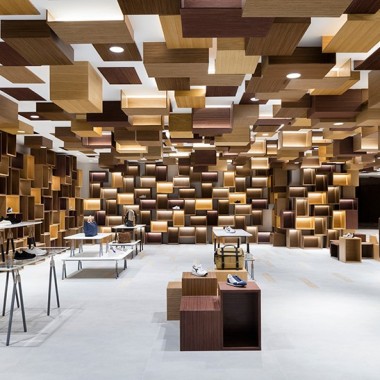 木头盒子堆叠的空间——日本 casual 鞋店  nendo设计8371.jpg