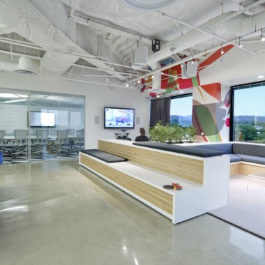 加利福尼亚，Dreamhost Office Interior by Studio O+A384.jpg