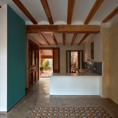 El Cabanyal住宅翻新，西班牙  David Estal + Arturo Sanz11297.jpg