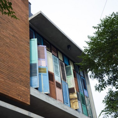 Graha Lakon 办公室，将民族风渲染到建筑中  Andyrahman Architect12241.jpg