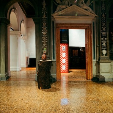 Prada基金会威尼斯会址“思维机器”艺术展正式对外开放13713.jpg
