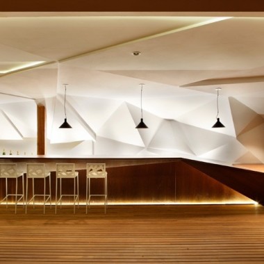 [酒吧] Studio Otto Felix Design Nosotros Bar Featuring A Faceted Sculptural Wall12456.jpg