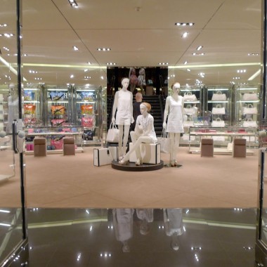 时尚品牌Prada  上海金融中心店10529.jpg