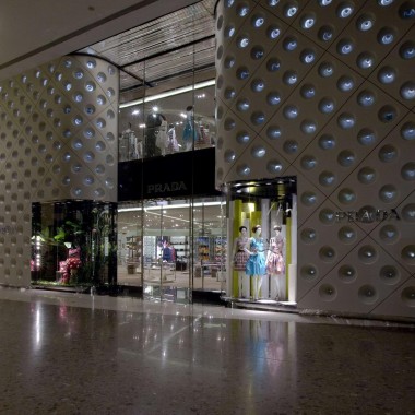 时尚品牌Prada  上海金融中心店10531.jpg