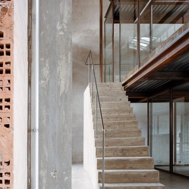 首发 - AMAA建筑公司自己的办公室设在意大利阿尔兹尼亚诺的一个旧工厂内786.jpg